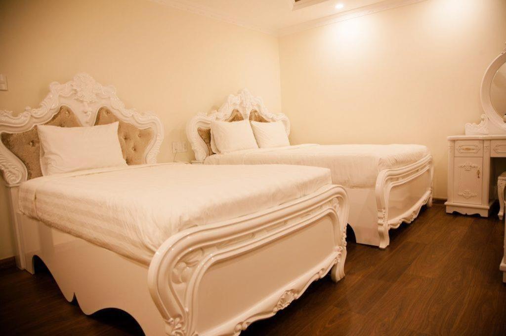 Hoa Sen Vang Hotel Dalat Exterior photo